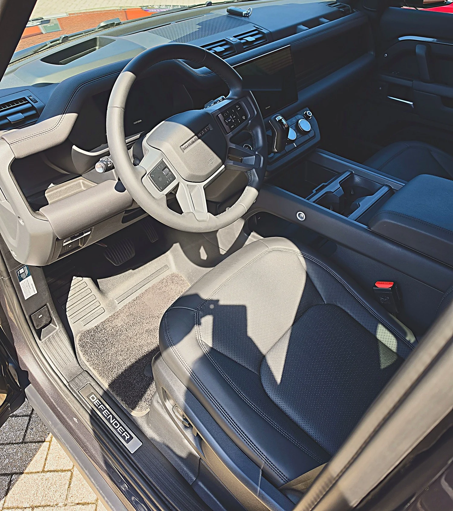 Land Rover Defender interieur na reiniging