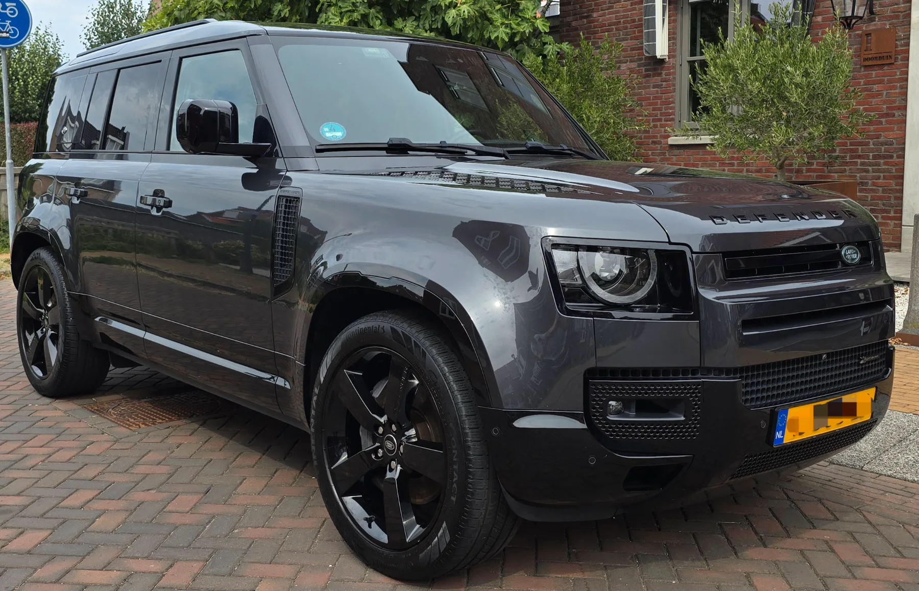 Land Rover Defender zwart exterieur na detailing