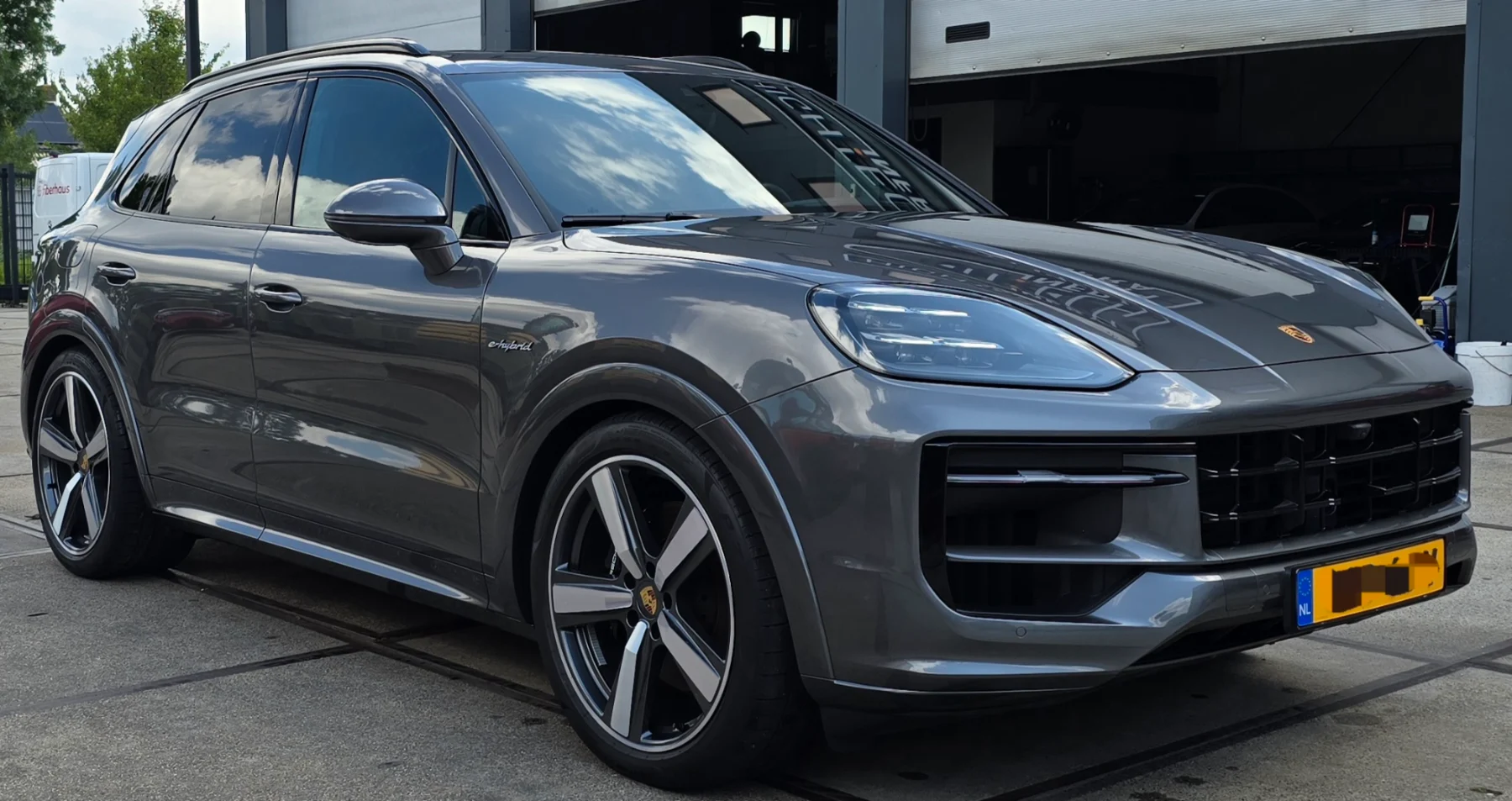 Porsche Cayenne E-Hybrid exterieur na detailing