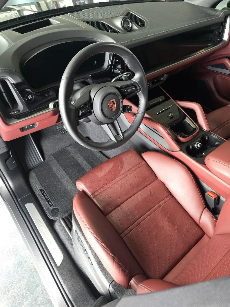 Porsche Cayenne E-Hybrid interieur na reiniging
