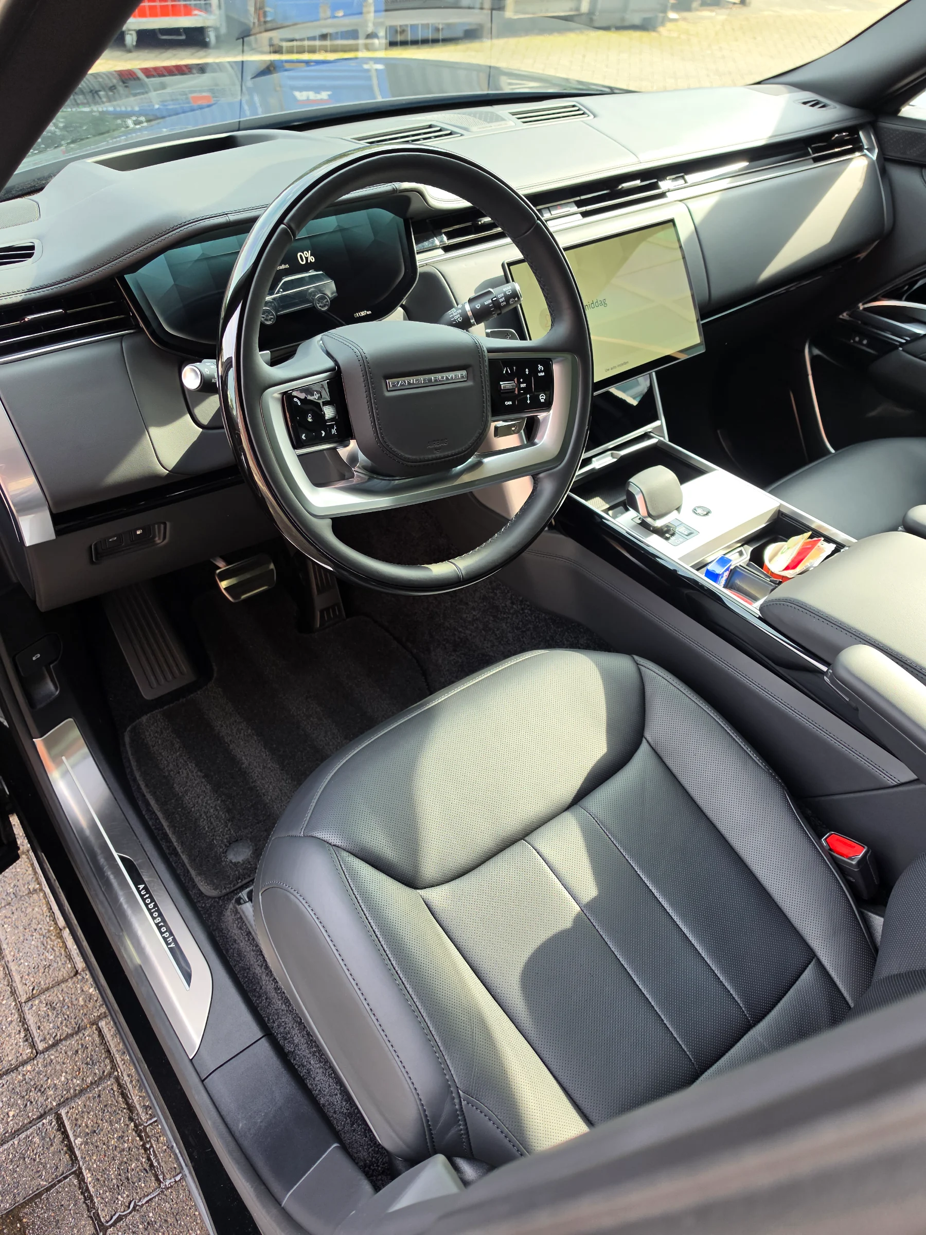 Range Rover P550e Autobiography interieur na reiniging