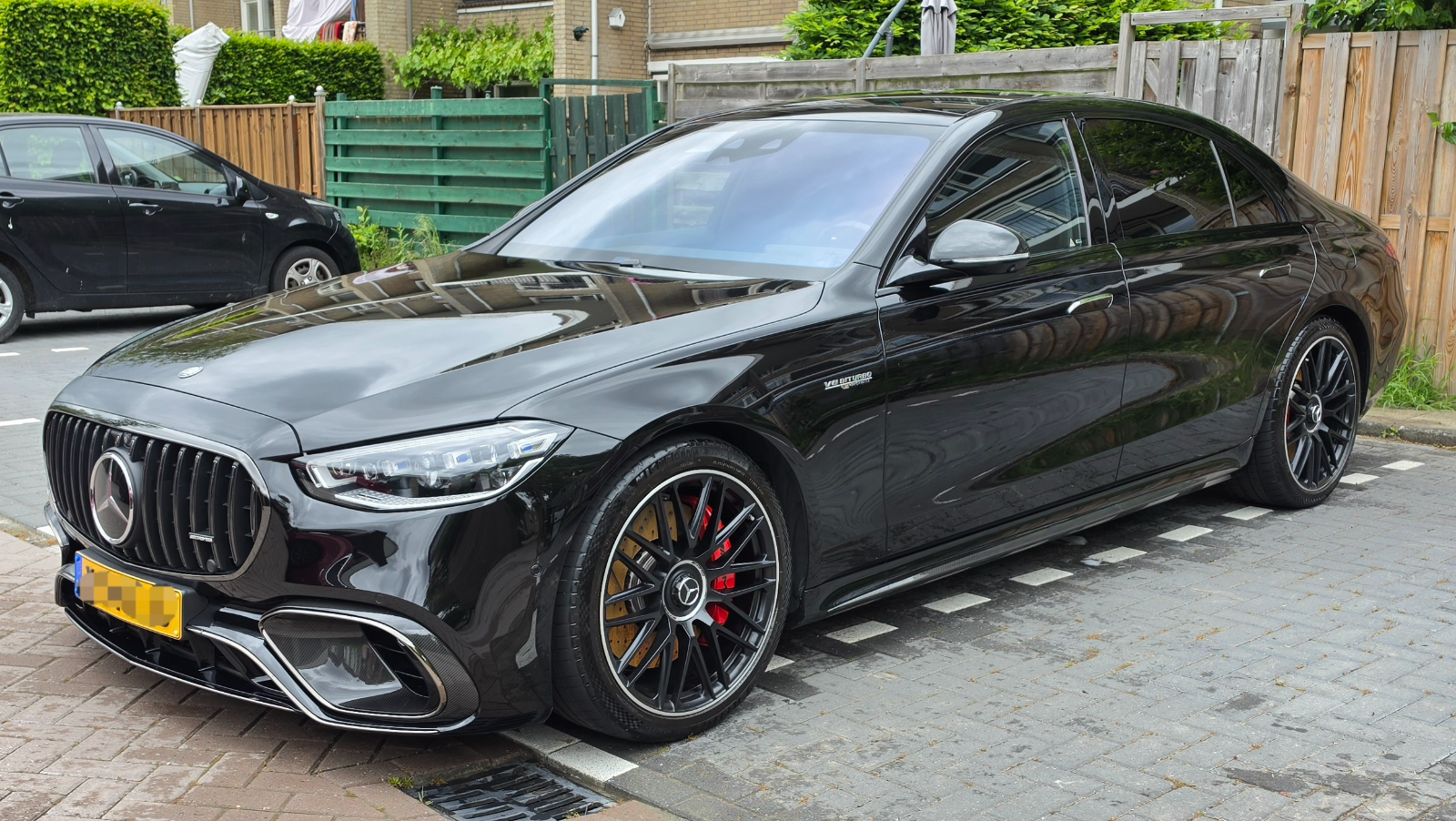 Mercedes-AMG S63 na wasbeurt